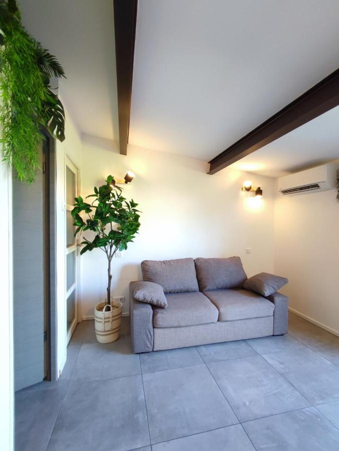 L'Ousto - Studio Avec Magnifique Terrasse A 5 Min De Cassis Рокфор-ла-Бедуль Экстерьер фото